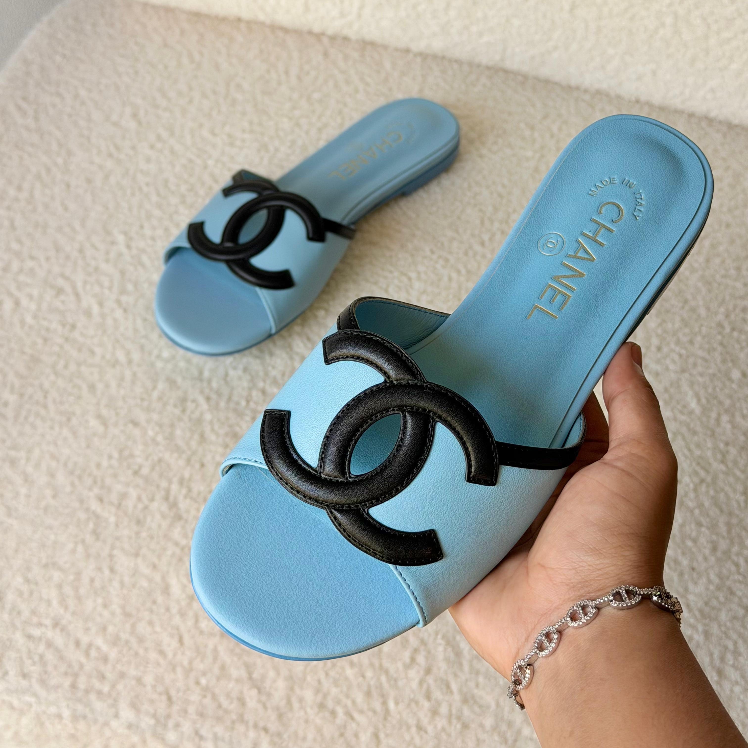 CHANEL MULES 26 FLAT