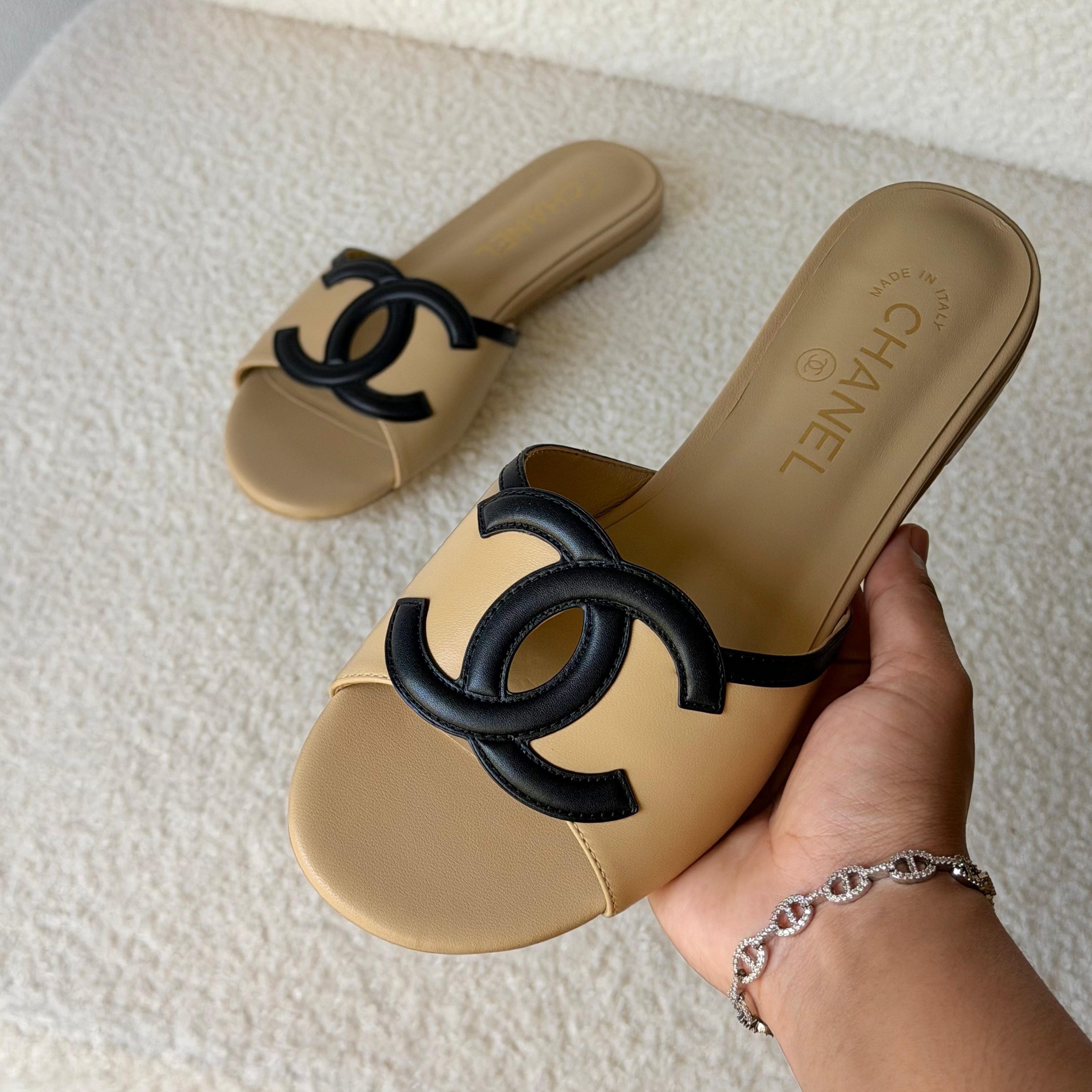 CHANEL MULES 26 FLAT