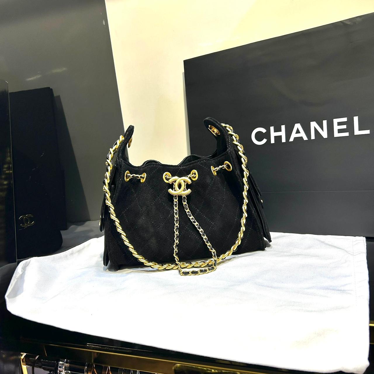 Chanel Bag 22cm (velvet)