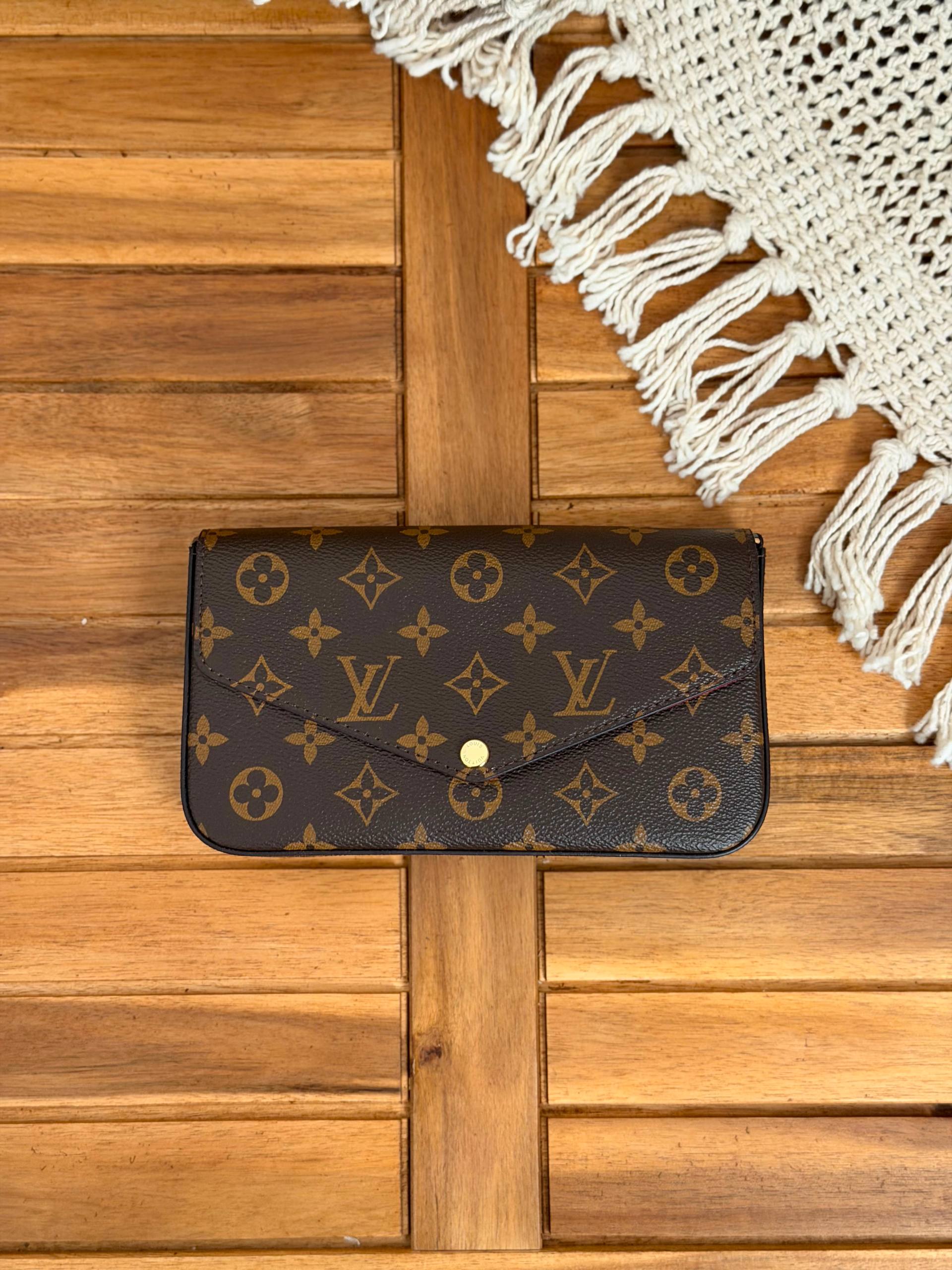 LV Pochette
